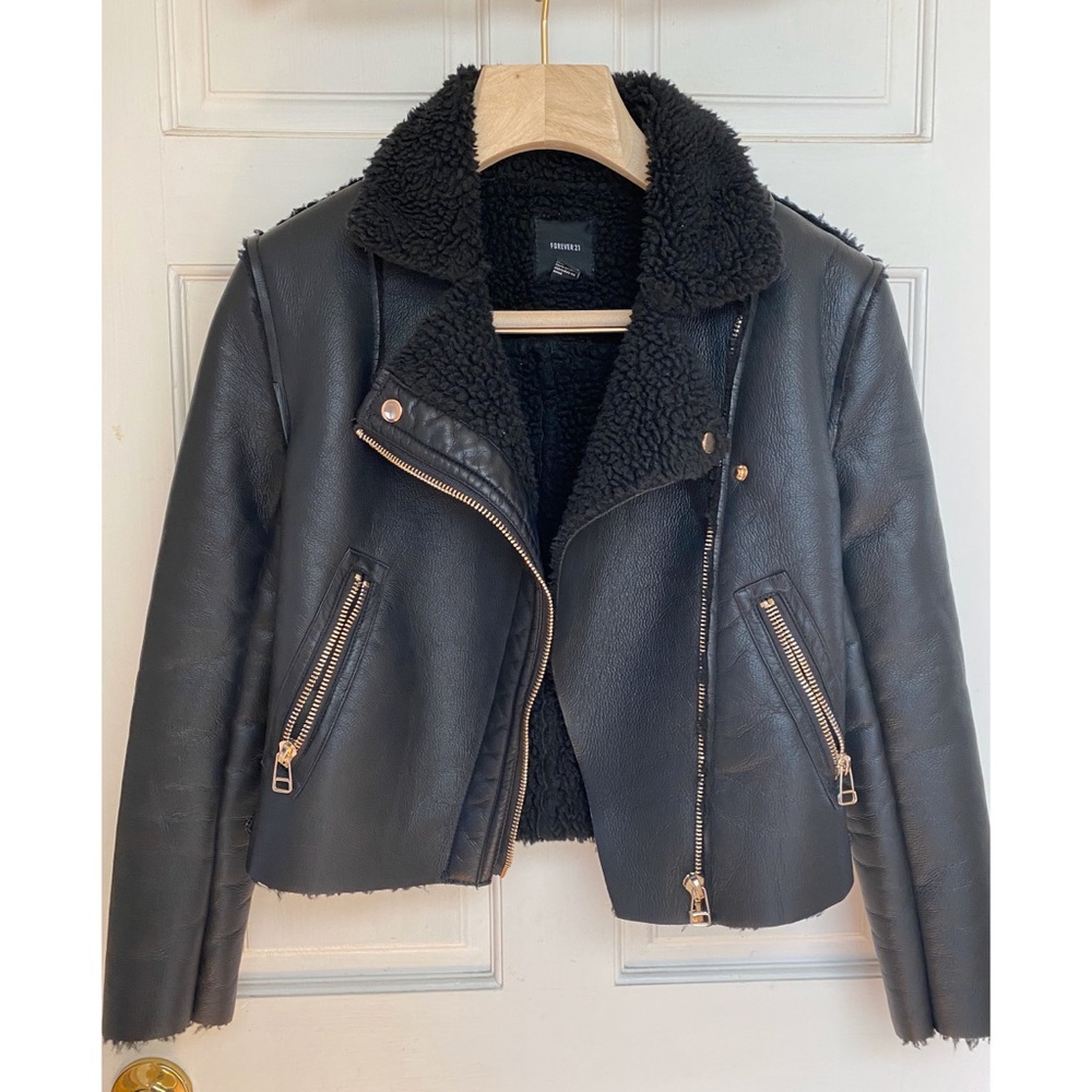 FOREVER 21 FAUX SHEARLING MOTO JACKET